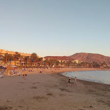 Laura F363 Playa de las Américas